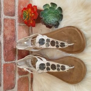Dr. Scholl's Leather Embellished Toe Post Sandals In Cream And Metallic Silver